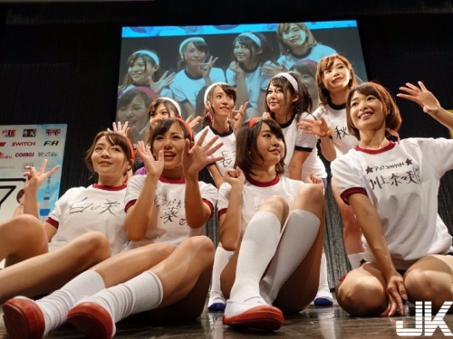 【2016 JAE日本成人展】夢想成真！體操服AV女優按摩棒直接往那裡戳