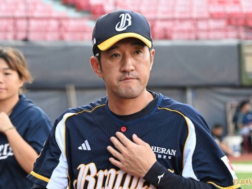 中職》兄弟突破「1分差」困境 龍隊這一幕仍讓平野震撼