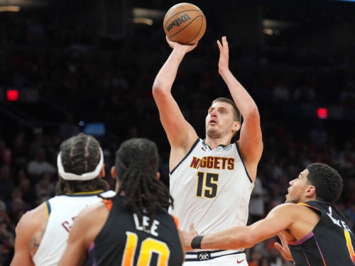 NBA季後賽》喬丹都辦不到！約基奇場均30分大三元打爆太陽 締史詩紀錄