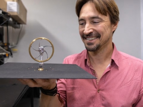 科學家利用一種古老引擎 將夜間自然溫差轉化為電力