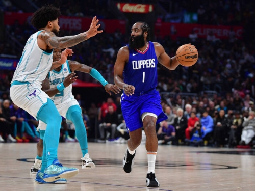 NBA》哈登29分領軍 快艇賞黃蜂8連敗