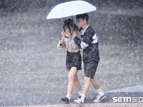 聽音樂櫃姐就知「外面下雨了」 百貨公司藏音樂密碼 網驚：長知識了