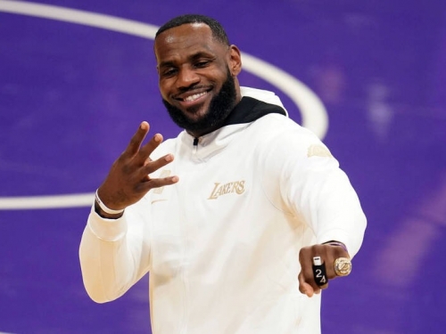 NBA》「真的很奇怪...」詹姆斯不爽了 批評不該崇尚「冠軍戒文化」