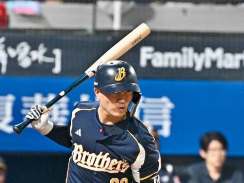 中職》江坤宇左手臂被砸提前退場 平野坦言「很擔心！ 」
