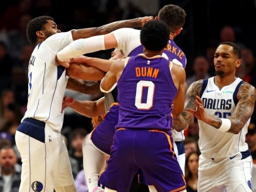NBA》太陽與獨行俠「拳上」共3人被驅逐！KD砍35分仍落敗
