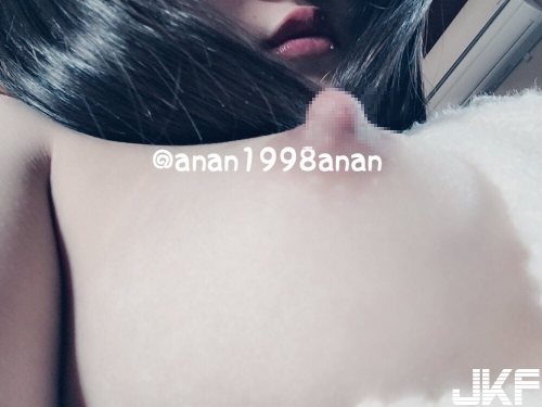Twitter驚見素人女高中生自拍露奶照喜歡被綑綁