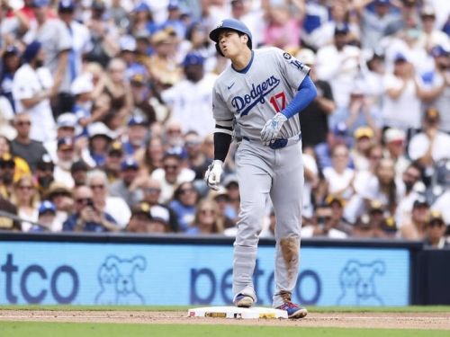 MLB》大谷翔平敲三壘安左腿中彈、右腳被踩！ 總教練回報狀況