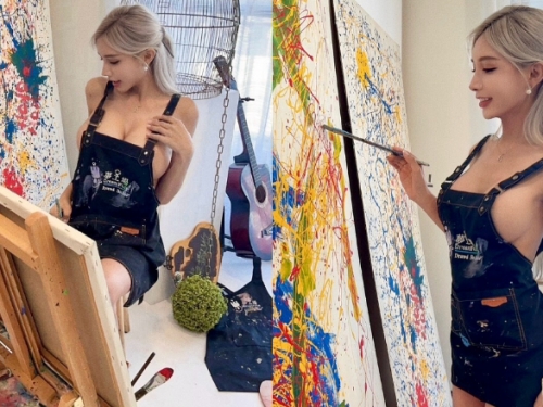 不要穿衣服就不會弄髒了！巨乳芭比只穿裸體圍裙露側乳作畫
