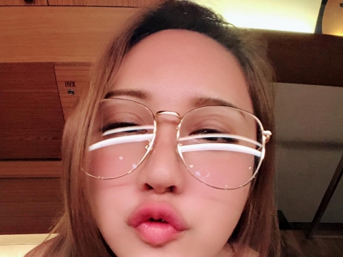 波濤洶湧！戀愛系女孩「Bivi華華」爆乳出海　乳波陣陣襲來讓人站不住！
