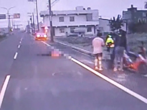 彰化颳強風！恐怖「飛天床墊」擊落騎士 1死1傷