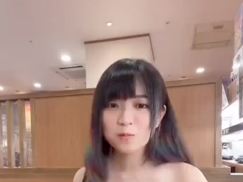 正妹吃壽司「彈出巨乳」 日網讚：拯救店家！本尊竟是台灣人
