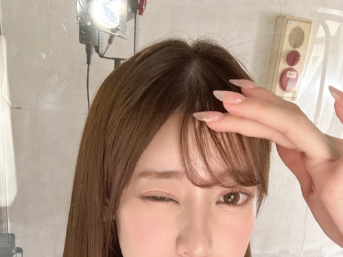 退休前的放縱！初老上班族終於凍袂條 在電車裡狂射「美腿OL」楓富愛