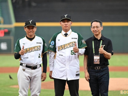 中職》合約總值710萬、身披「52」背號！台鋼狀元韋宏亮正式加盟
