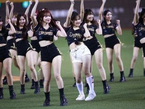 林智勝引退》女兒賽前同框李多慧熱舞！大師兄爆料：彩排很久喔