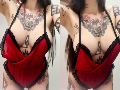 危險！奶奶就快要掉出來了啦　爆乳妹「渾圓嫩乳」塞滿全螢幕太豪氣