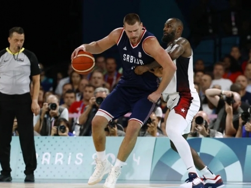 奧運男籃》遭美國絕地大逆轉 塞爾維亞主帥怒批：沒得到裁判尊重