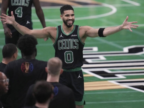 NBA》騎士沒能逆轉衛冕軍吞首敗 開季15連勝仍是史上第二長紀錄