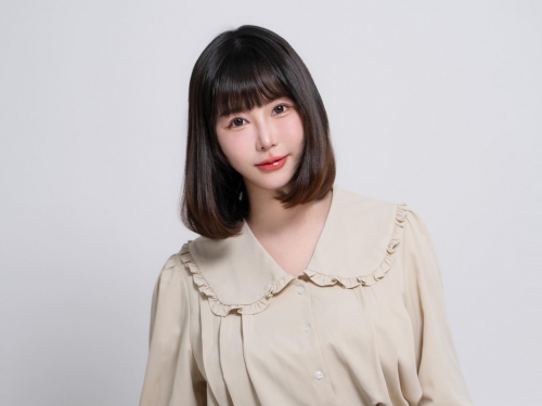 到底幾顆肉粽？短髮女神「希維亞」巨乳夾粽子，網友直呼：太大粒！