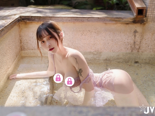 巨乳美少女「蕭蕭」跟男友的甜蜜溫泉之旅！湯屋裡色氣濕身露奶！