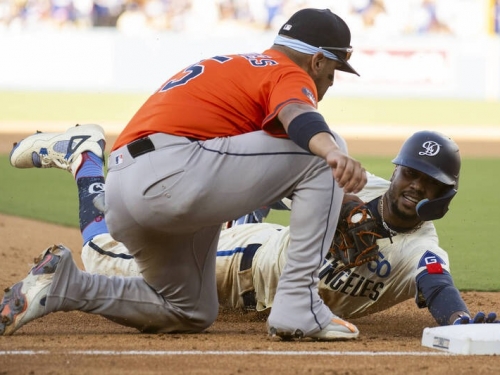 MLB》關鍵送頭跑壘錯失追平分！ 道奇主帥批評貝茲：他應該謹慎一點