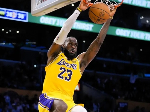 NBA飆分秀4》Lebron James轟35分　連3場大三元創神紀錄