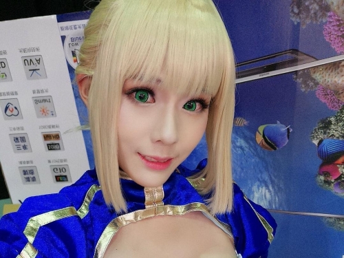 性感Coser「Kameko Lee」卸完妝是小清新　衣服底下隱藏著火辣曲線！