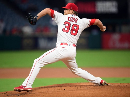 MLB》107勝巨人軍的重要補強 投手教練談其「特殊球種」