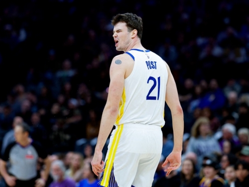 NBA》感動時刻！勇士中鋒父親現場觀戰 波斯特：對我來說意味著一切