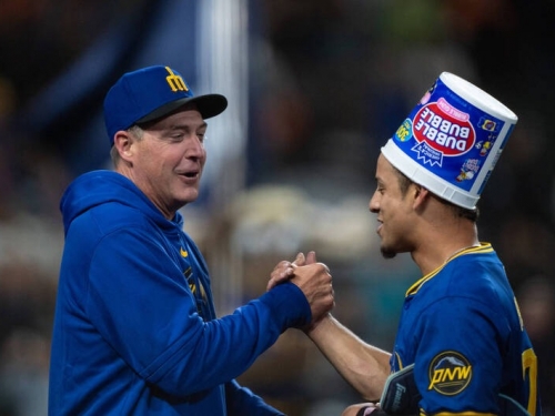 MLB》締造隊史慘紀錄！巨人隊送水手隊換帥後首勝