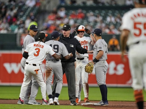 MLB》洋基、金鶯板凳清空！ 滑壘衝突當事人做出解釋