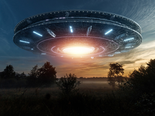 美國飛行秀驚見「UFO伴飛戰機」 14秒清晰片曝