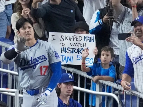 MLB》大谷翔平51轟51盜打瘋了！單場3轟10打點2盜　連主播都說他不是人