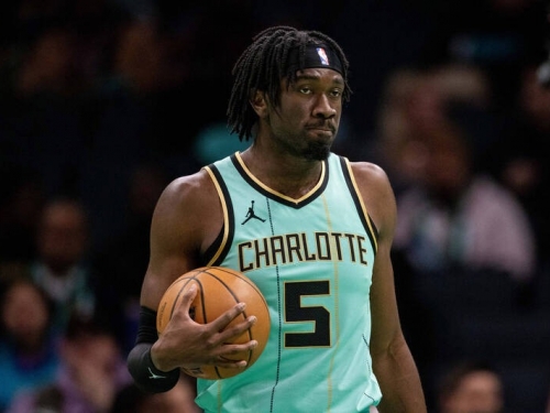 NBA》年輕中鋒威廉斯遭湖人退貨 黃蜂提出異議尋求替代方案