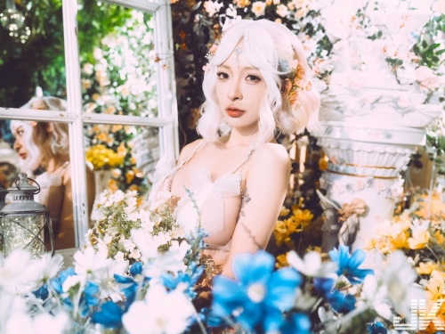 首次嘗試 Cosplay！「蜜桃甜心」嵐芯語化身雪白妖精　卻因為太正遭禁錮？