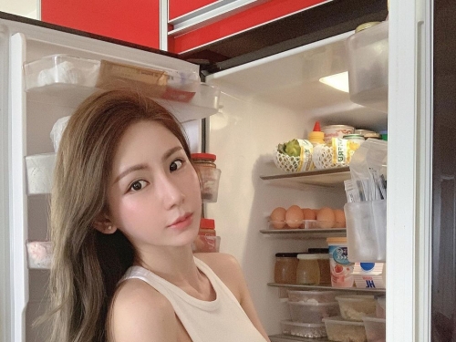 麻辣火鍋店驚見「超甜美正妹」逆天身材太犯規！香豔外表下散發出迷人氣息