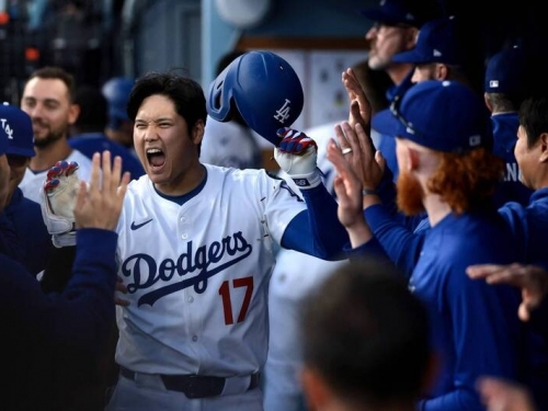 MLB》大谷「老爸之力」終於發威！ 開轟+盜壘助道奇大勝馬林魚