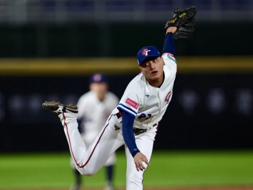 12強》吳俊偉把勝利球獻給曾總 預言林昱珉以後會更厲害