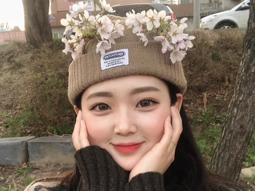清純少女再一發！妹子「甜美笑容」魅力無法擋，不小心就中招啦！