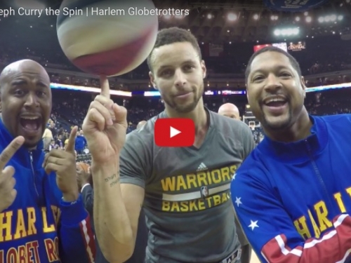 [影片]柯瑞大號三分向「哈林」打招呼 堂堂球星這招竟然要人教？