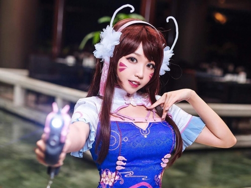 童顏巨乳「正妹Coser」奶量過人！胸前「不科學隆起」快把衣服撐爆！