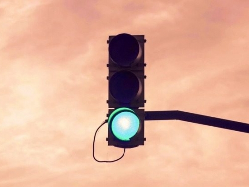 在未來，路口交通號誌可能會多出第四種顏色，幫忙控制路口交通