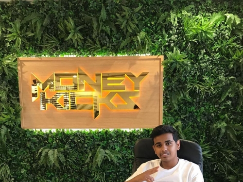 現在屁孩都活這麼爽？15歲Money Kicks名牌跑車開到手軟 Supreme x Louis Vuitton輕鬆買還自創品牌