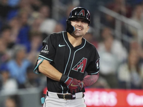 MLB》慘！台裔球星卡洛爾挨球吻骨折 歸隊時程未定