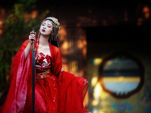 皇后仗著受寵管太多 下場是皇帝死前拉她陪葬