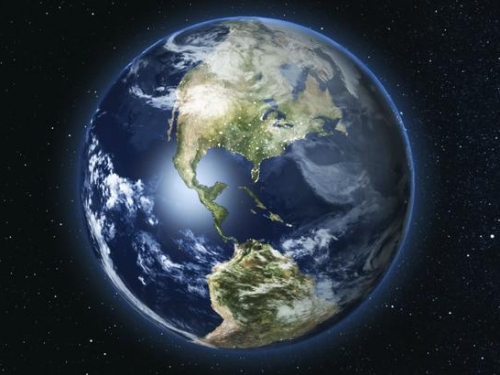 在100多年的時間裡，地球的旋轉軸竟然偏移了10米多