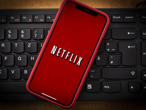 限制帳號分享！Netflix將制裁「同時上線的裝置」，新共享規範引起用戶不滿...