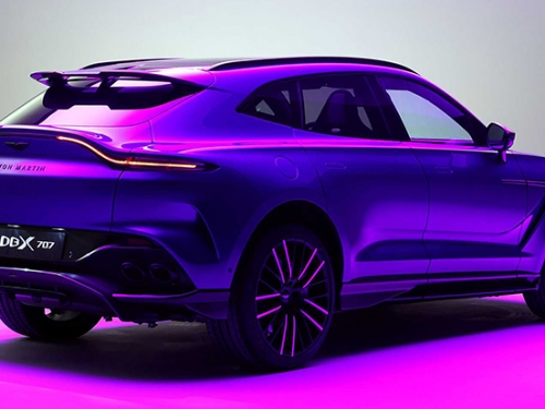 各位地方的刮刮樂和樂透得主...「地表最強SUV」707匹馬力 Aston Martin DBX 707 來也！