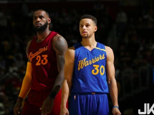 大戰前夕詹皇稱勇士「聯盟最強」 柯神回「詹姆士史上頂尖」惺惺相惜？還是...捧殺？