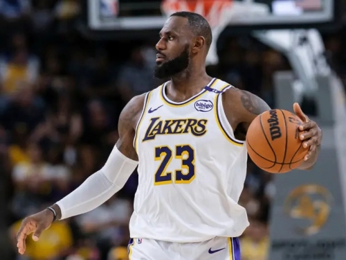 NBA》美媒爆料：勇士今夏曾想透過交易的到LeBron James　AD：不意外