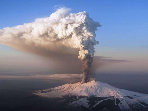 8月“雙火山”噴發形成！黃石超級火山會噴發嗎？2020年怎麼了？